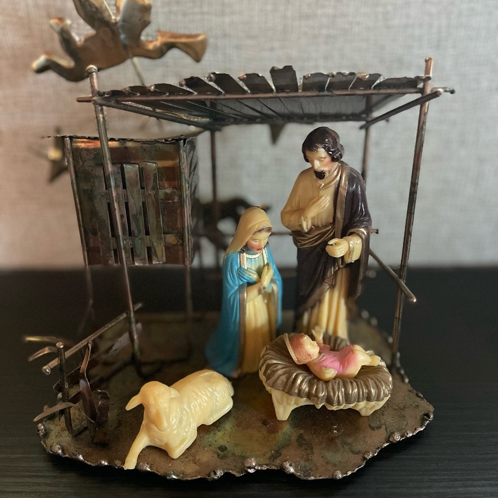1983 vintage musical nativity from hongkong